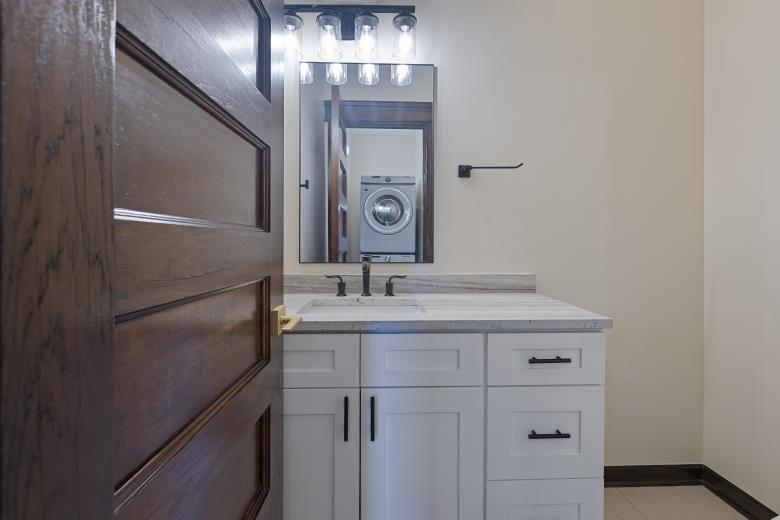 442 East 48th Street Chicago IL 60615