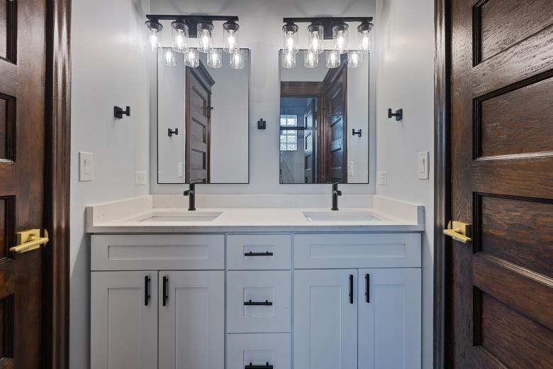 442 East 48th Street Chicago IL 60615