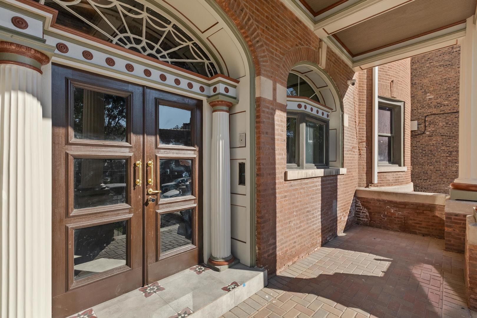 442 East 48th Street Chicago IL 60615