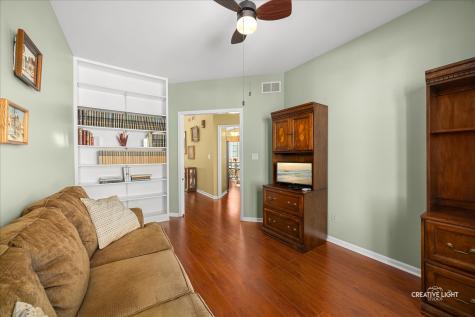 595 Golfers Lane Bartlett IL 60103