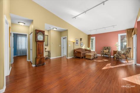 595 Golfers Lane Bartlett IL 60103