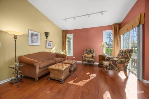 595 Golfers Lane Bartlett IL 60103