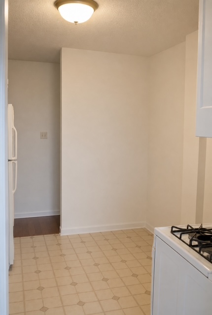 2200 South Stewart Avenue Lombard IL 60148