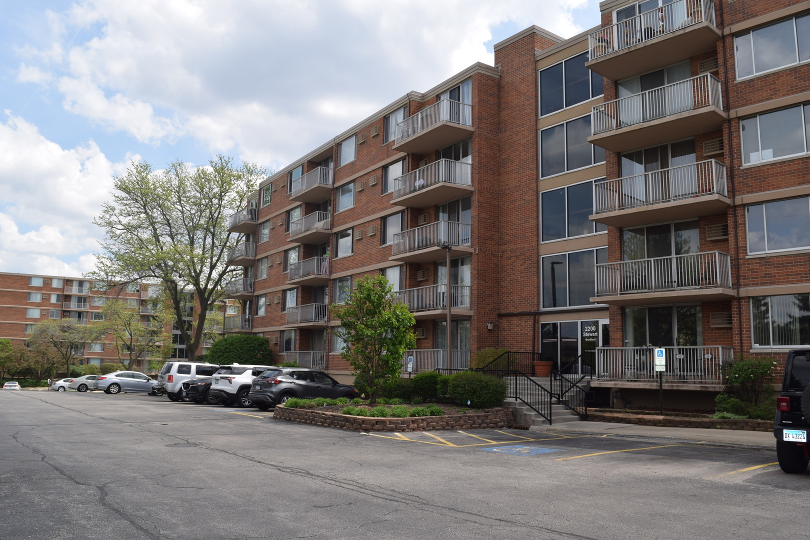 2200 South Stewart Avenue Lombard IL 60148