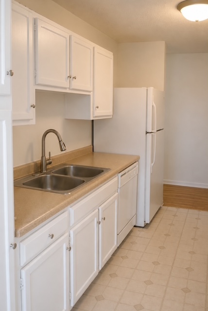 2200 South Stewart Avenue Lombard IL 60148