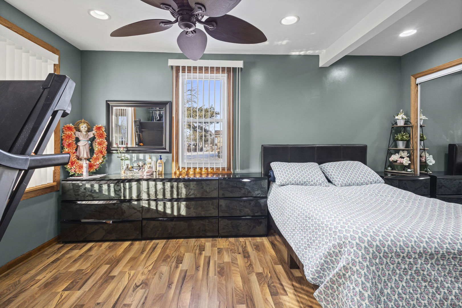 4901 South Lorel Avenue Chicago IL 60638