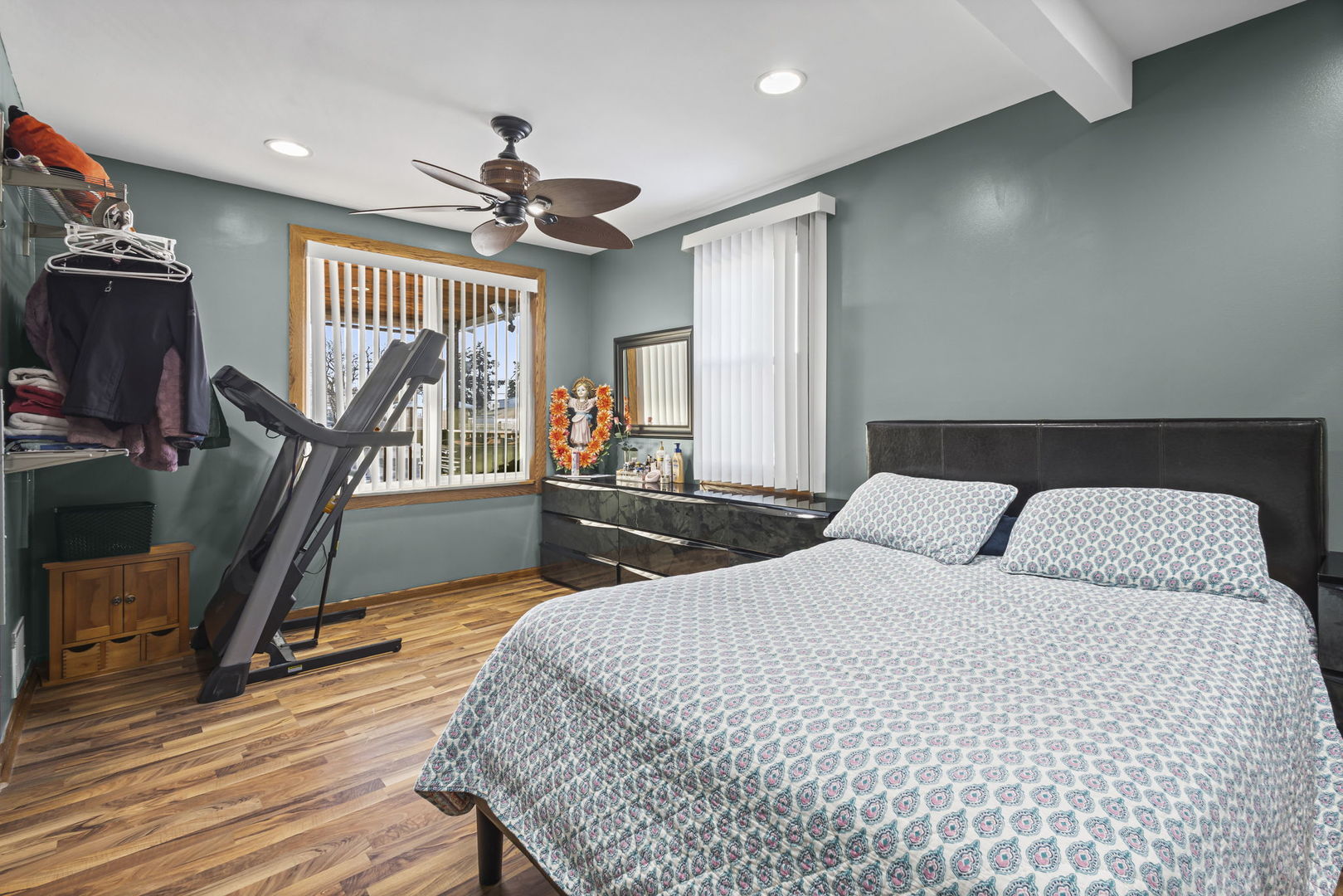 4901 South Lorel Avenue Chicago IL 60638