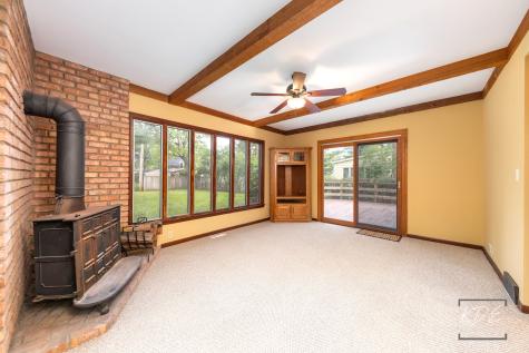 210 South Gladstone Avenue Aurora IL 60506