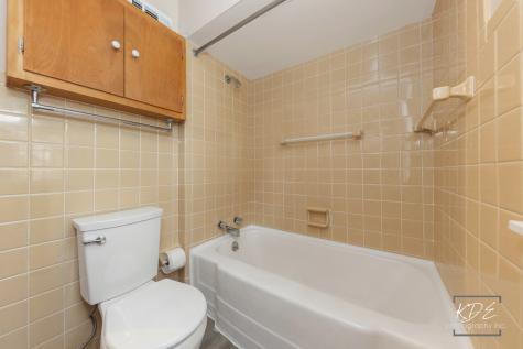 210 South Gladstone Avenue Aurora IL 60506