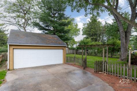 210 South Gladstone Avenue Aurora IL 60506