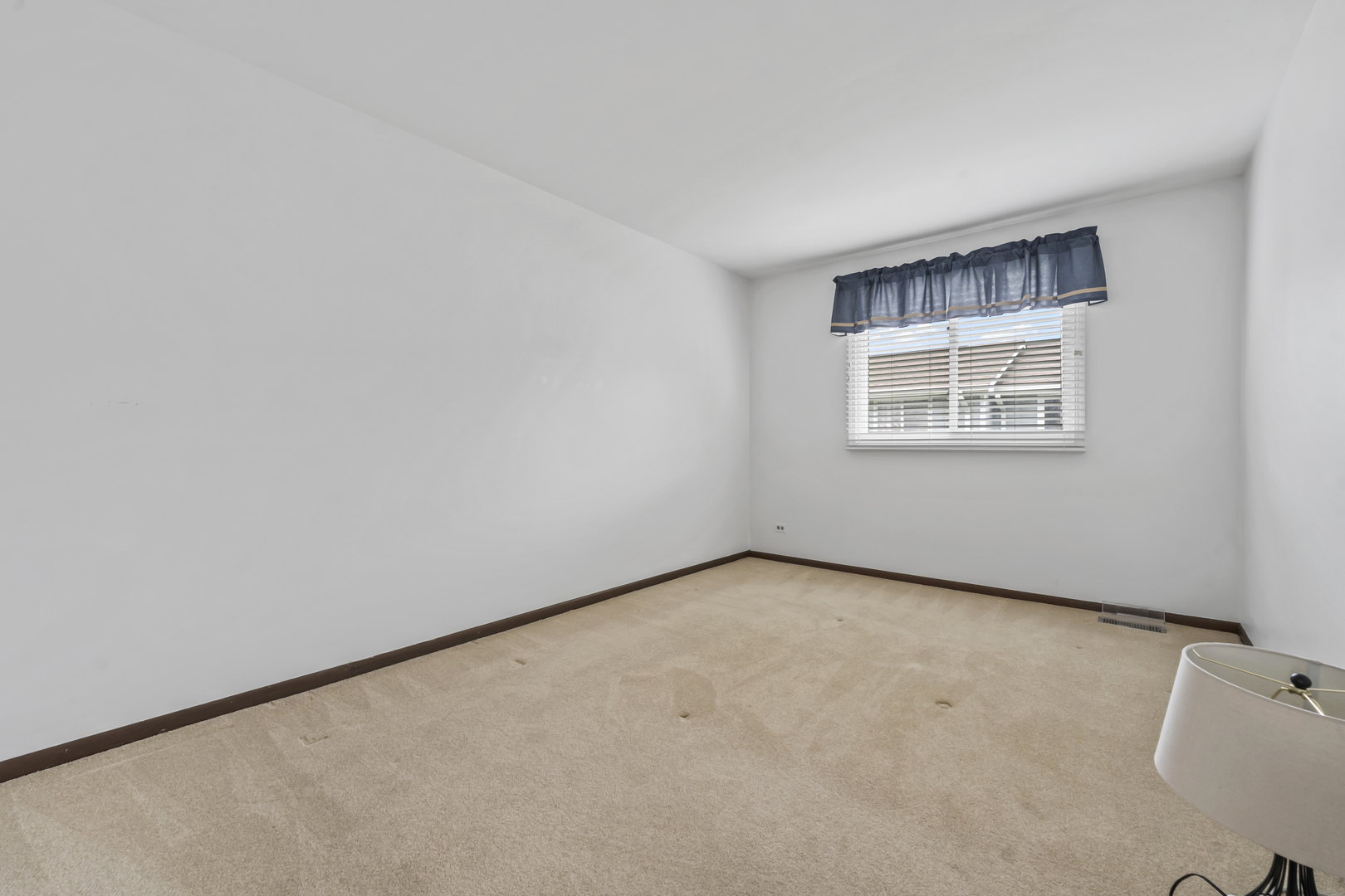 1253 Reading Court Wheaton IL 60189