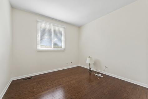 1253 Reading Court Wheaton IL 60189