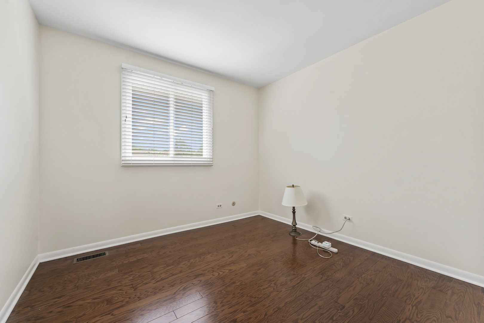 1253 Reading Court Wheaton IL 60189