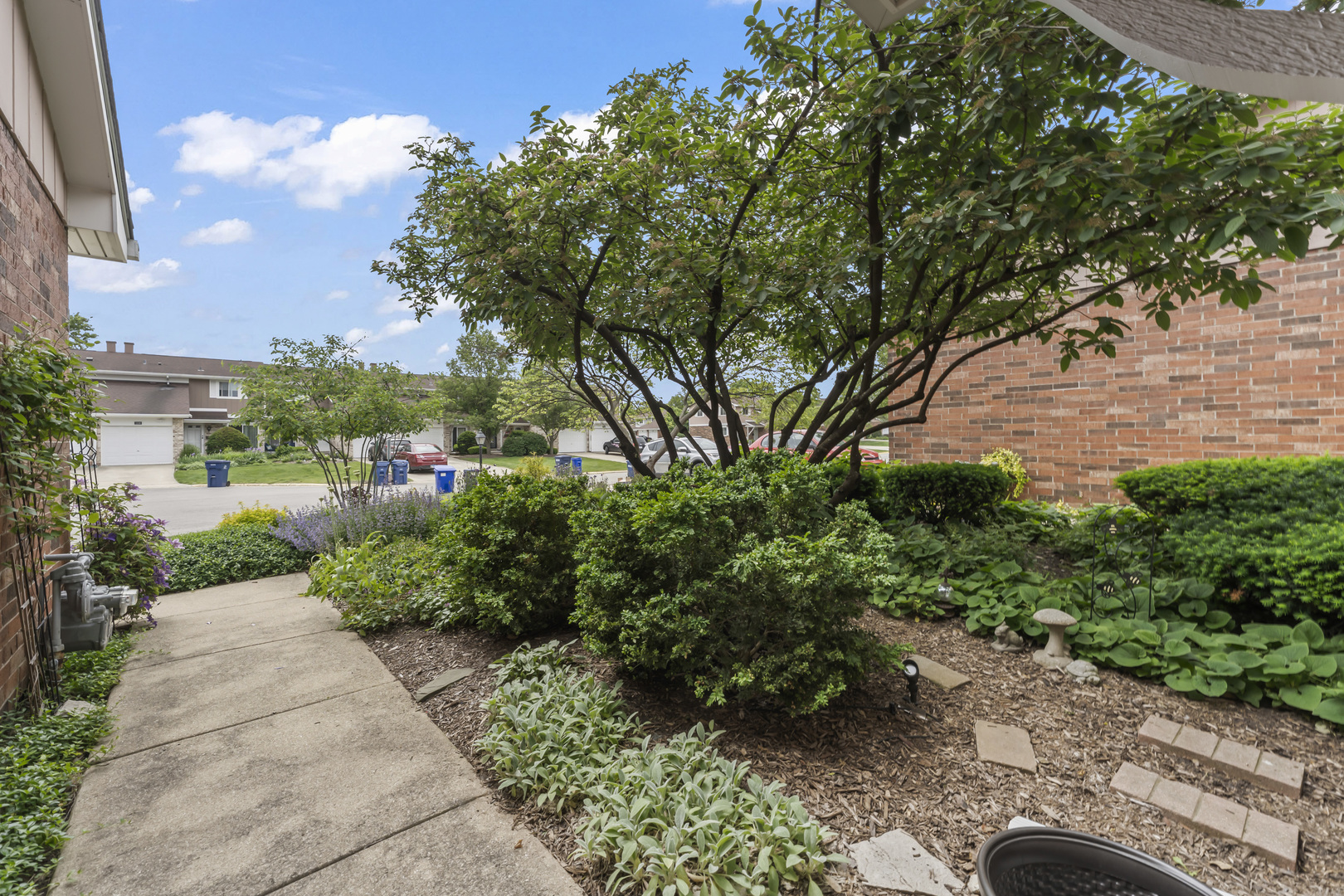 1253 Reading Court Wheaton IL 60189