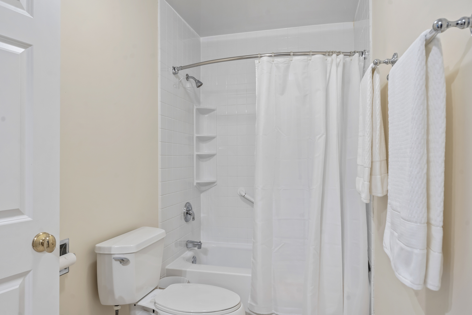 1253 Reading Court Wheaton IL 60189