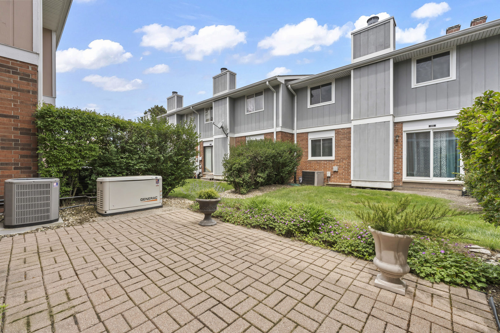 1253 Reading Court Wheaton IL 60189