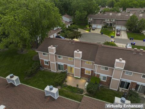1253 Reading Court Wheaton IL 60189