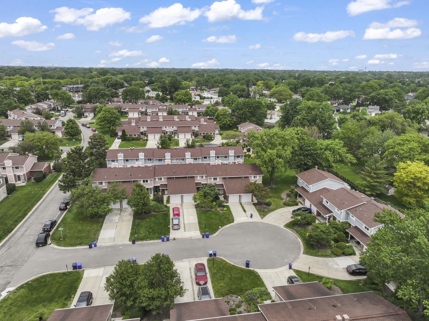 1253 Reading Court Wheaton IL 60189