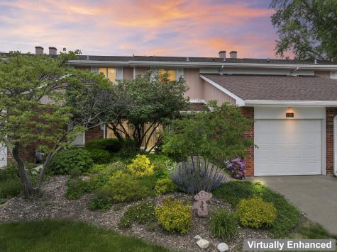 1253 Reading Court Wheaton IL 60189