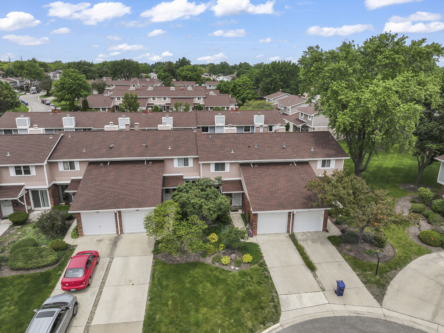 1253 Reading Court Wheaton IL 60189