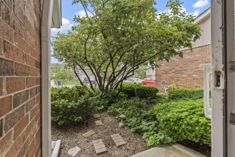 1253 Reading Court Wheaton IL 60189