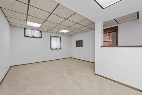 1253 Reading Court Wheaton IL 60189