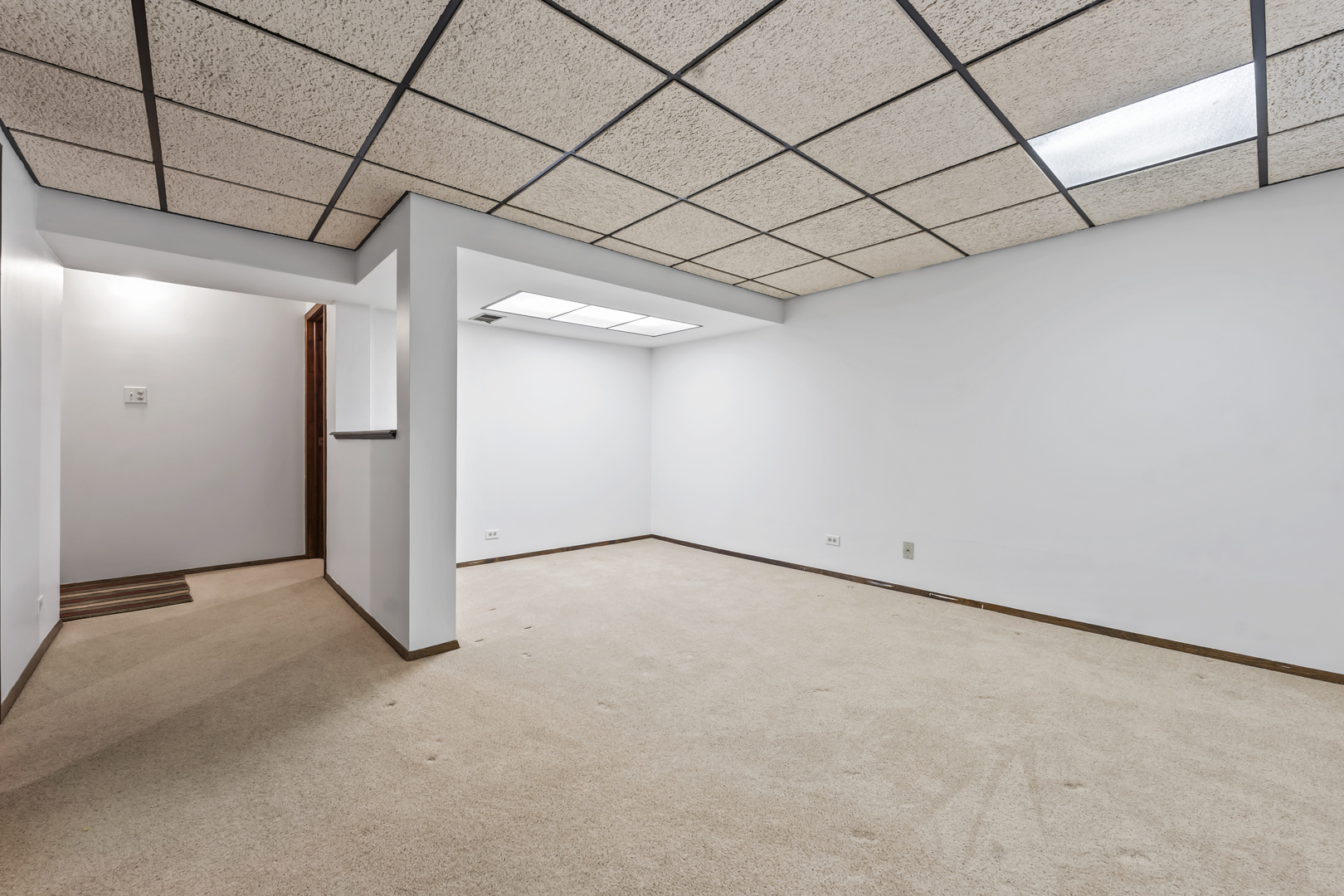 1253 Reading Court Wheaton IL 60189