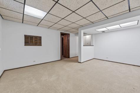 1253 Reading Court Wheaton IL 60189