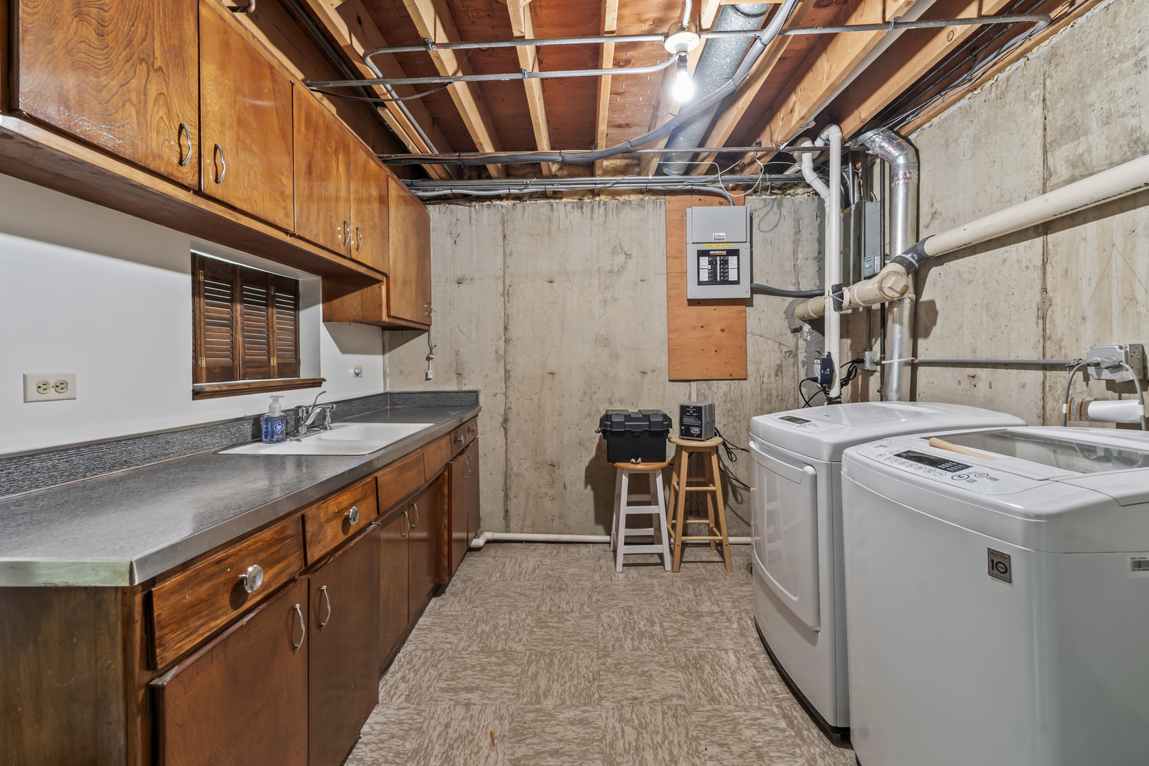 1253 Reading Court Wheaton IL 60189