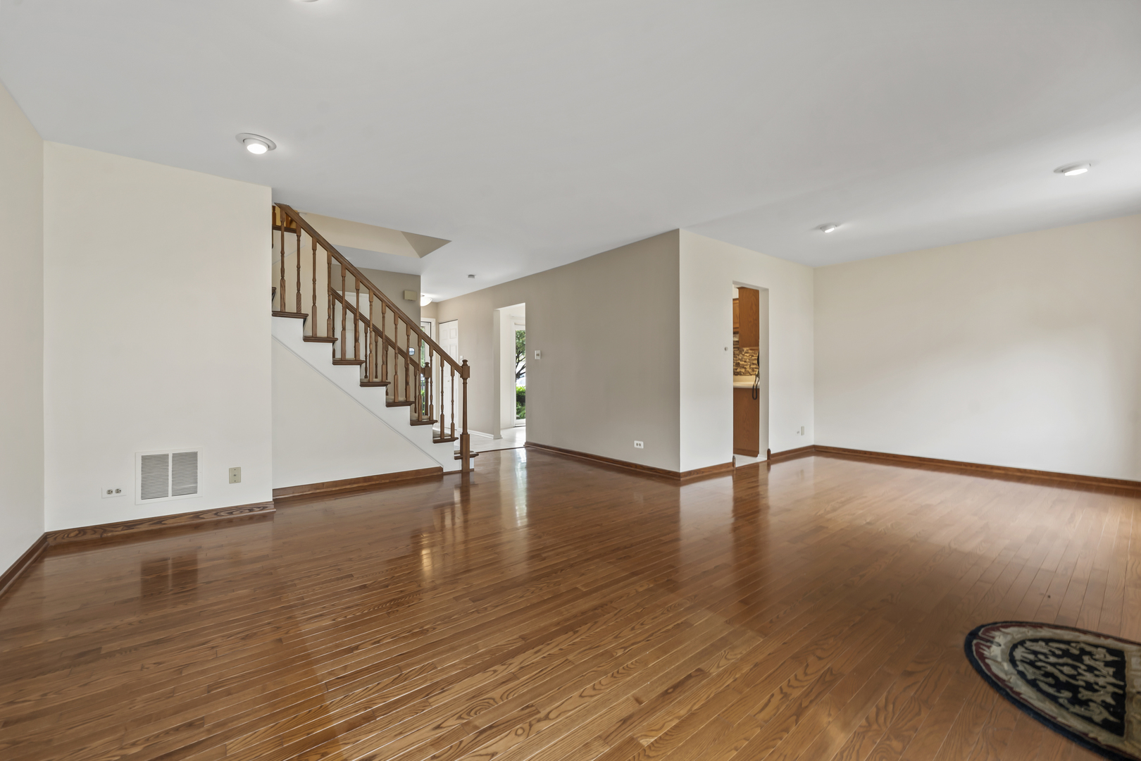 1253 Reading Court Wheaton IL 60189