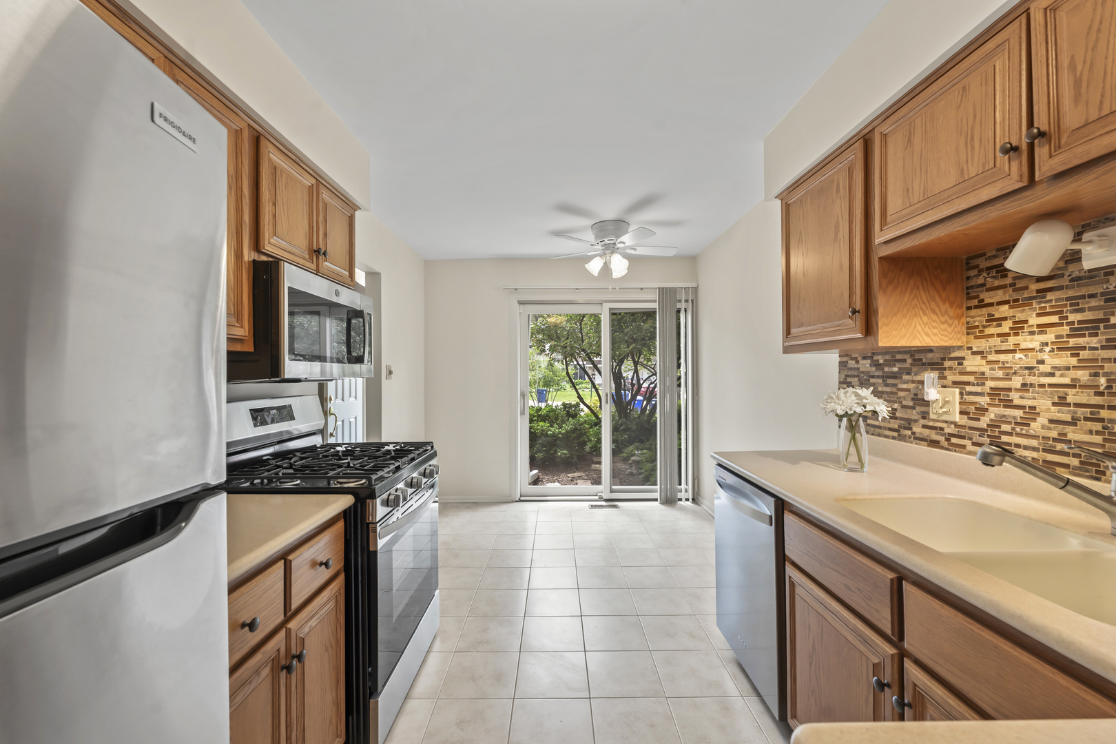 1253 Reading Court Wheaton IL 60189