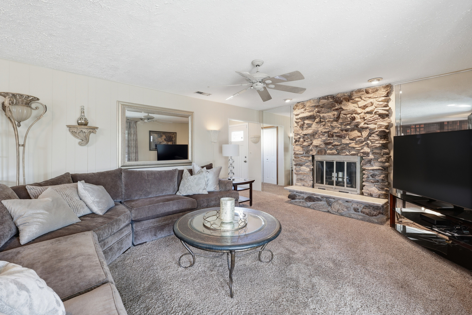 715 Pinecroft Drive Roselle IL 60172