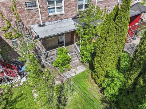 7843 South Yates Boulevard Chicago IL 60649