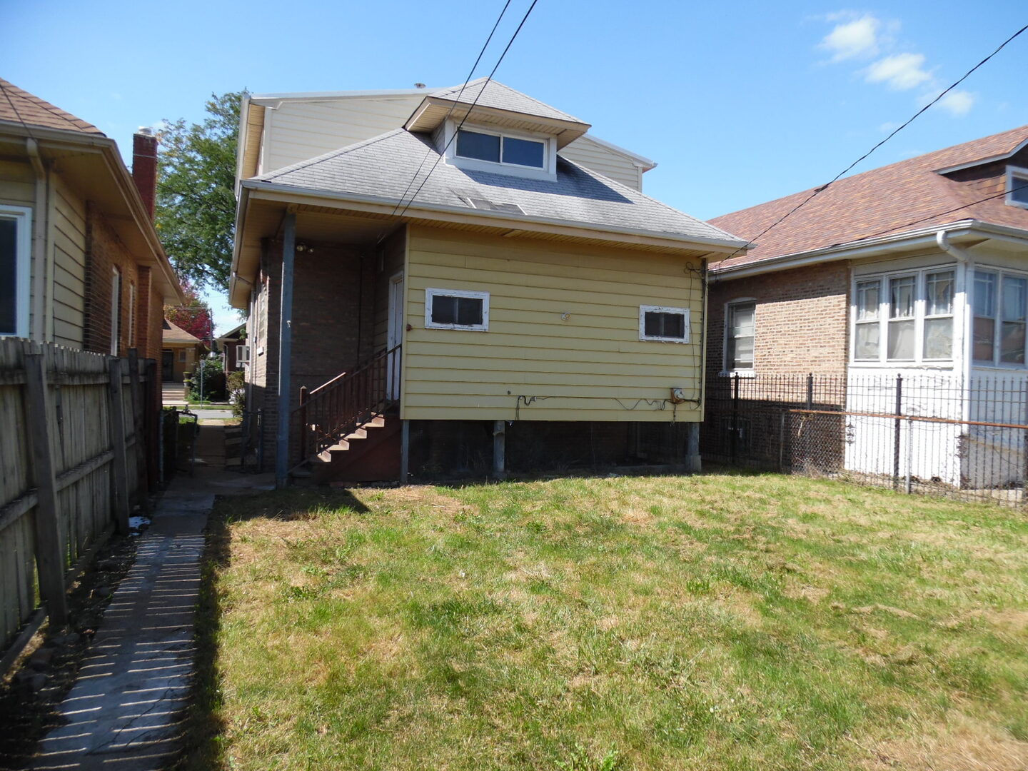 8211 South Morgan Street Chicago IL 60620