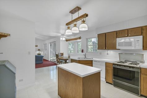6 Dartmouth Court Streamwood IL 60107