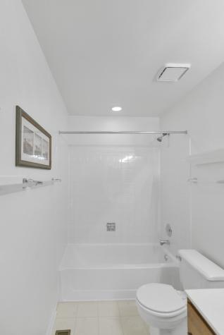 6 Dartmouth Court Streamwood IL 60107