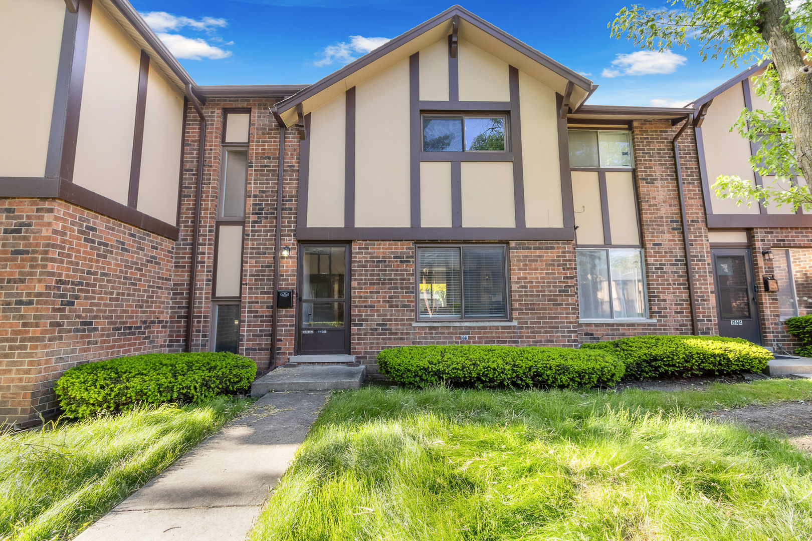 18w266 Knollwood Lane Villa Park IL 60181