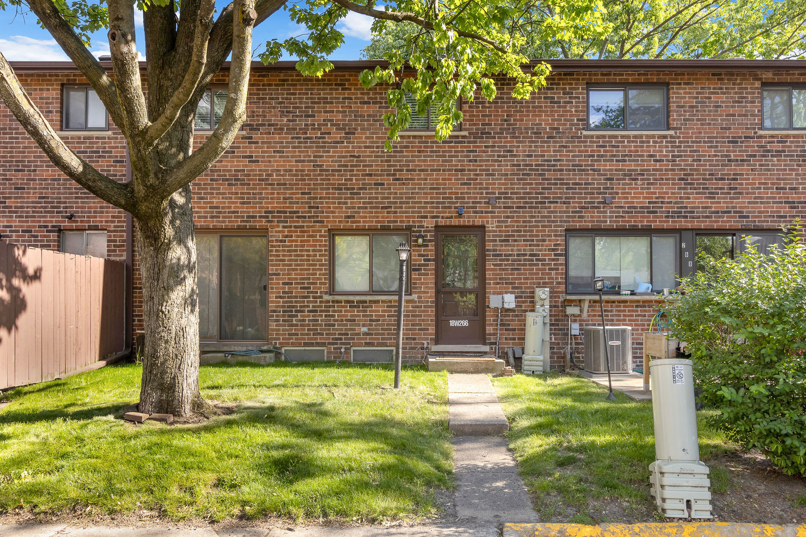 18w266 Knollwood Lane Villa Park IL 60181