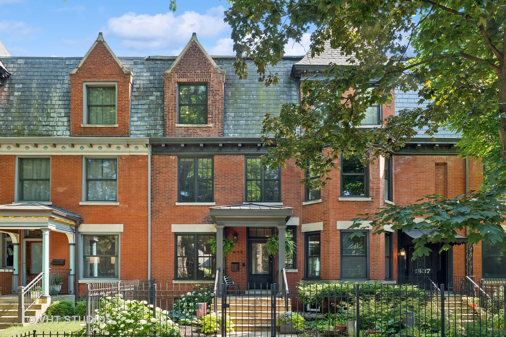 1835 West Eddy Street Chicago IL 60657