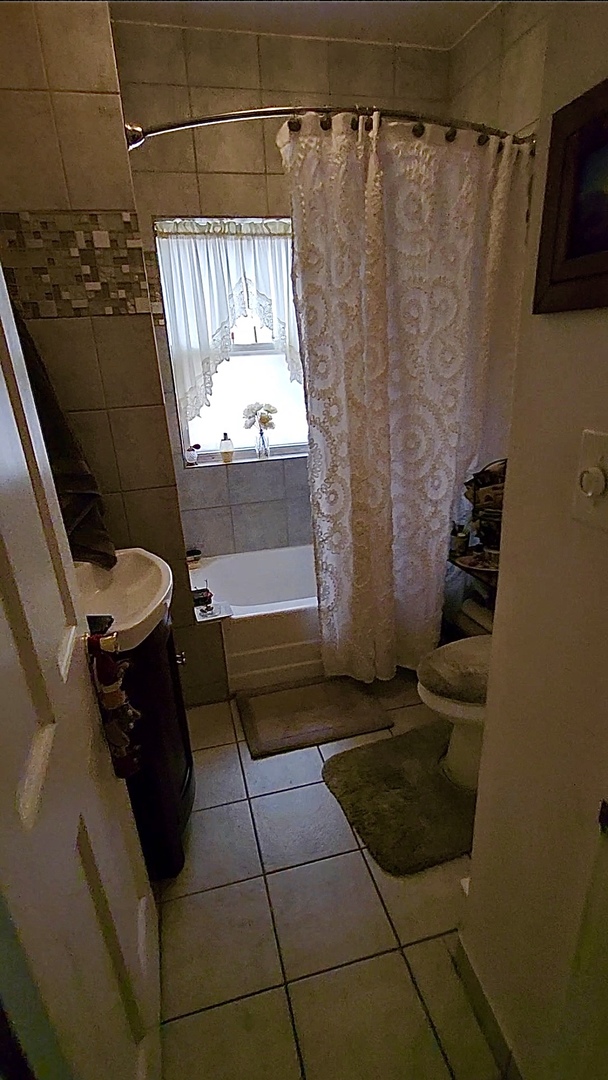 7822 South Throop Street Chicago IL 60620