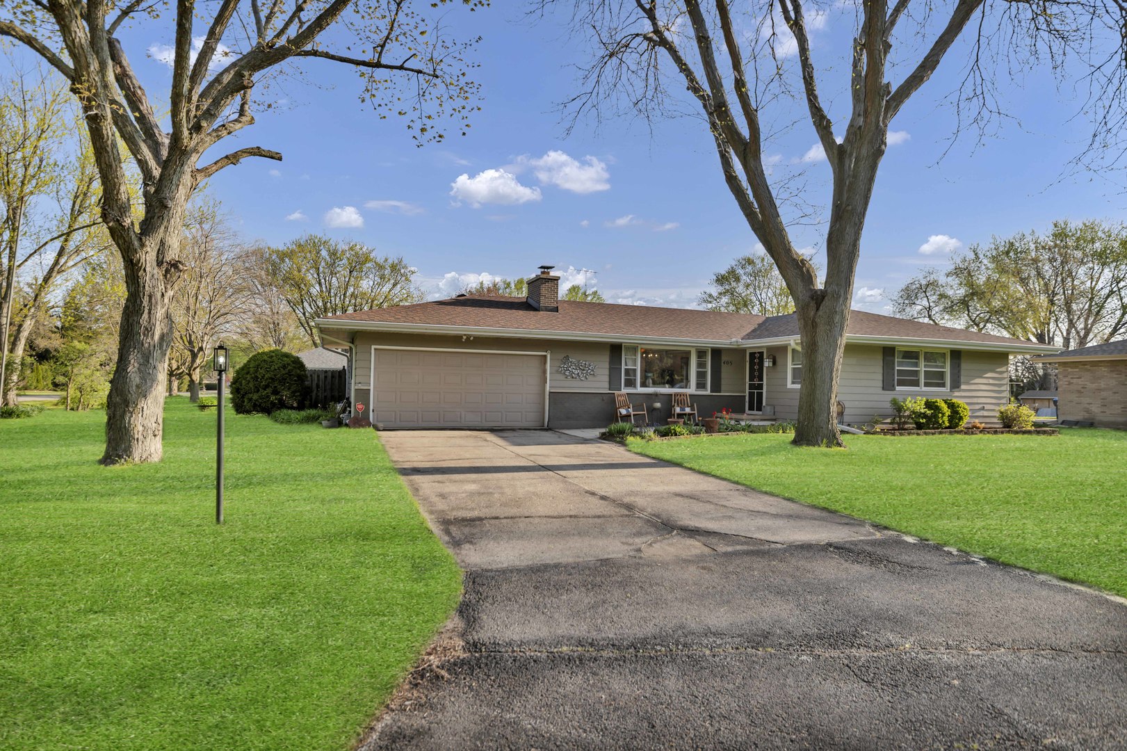 405 Thomas Drive Sycamore IL 60178