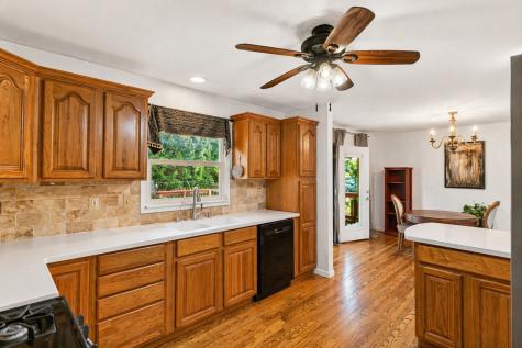 405 Thomas Drive Sycamore IL 60178