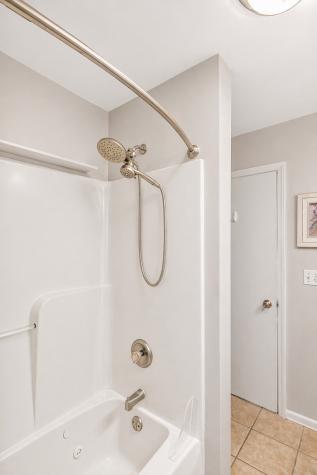 405 Thomas Drive Sycamore IL 60178