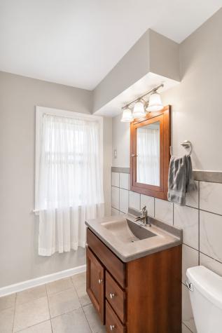 405 Thomas Drive Sycamore IL 60178