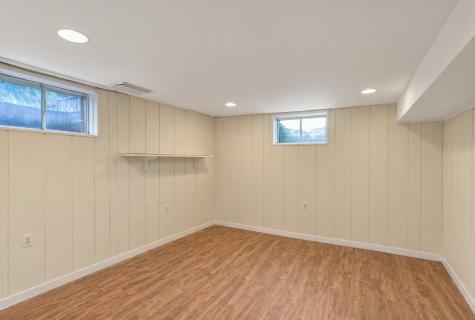 405 Thomas Drive Sycamore IL 60178