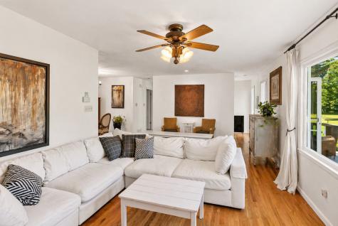 405 Thomas Drive Sycamore IL 60178