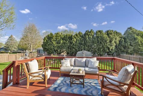 405 Thomas Drive Sycamore IL 60178