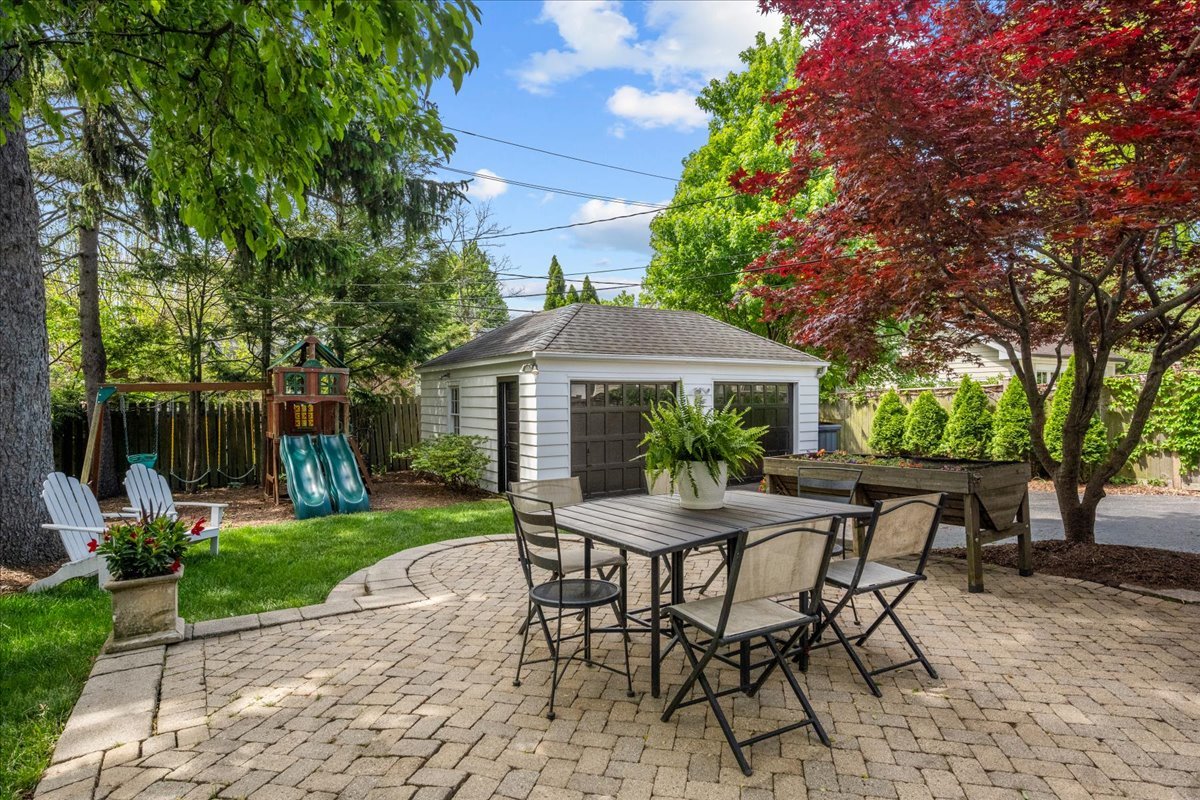 1943 Greenwood Avenue Wilmette IL 60091