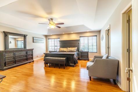 125 North Spruce Avenue Wood Dale IL 60191