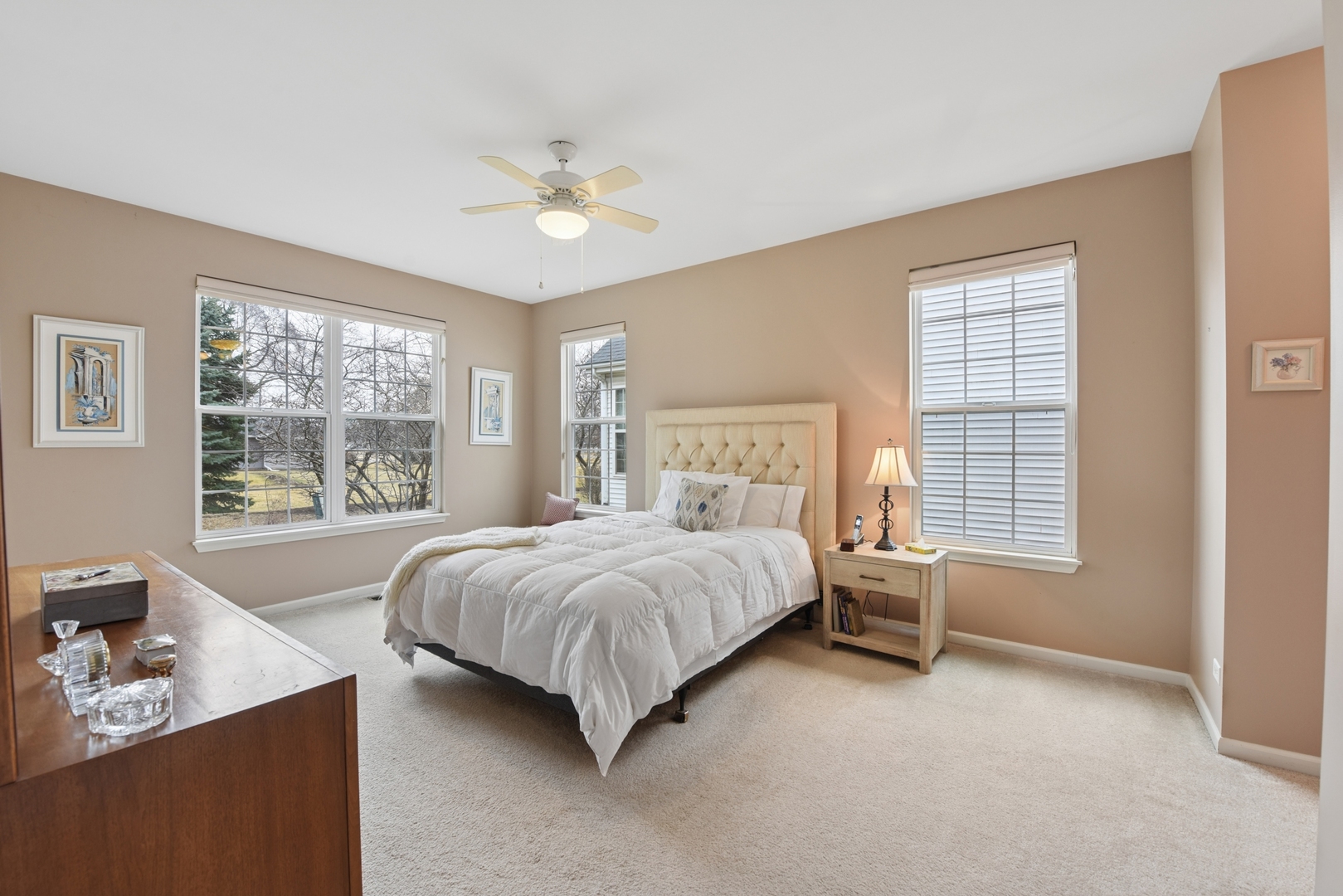 1104 Heathrow Lane Aurora IL 60502